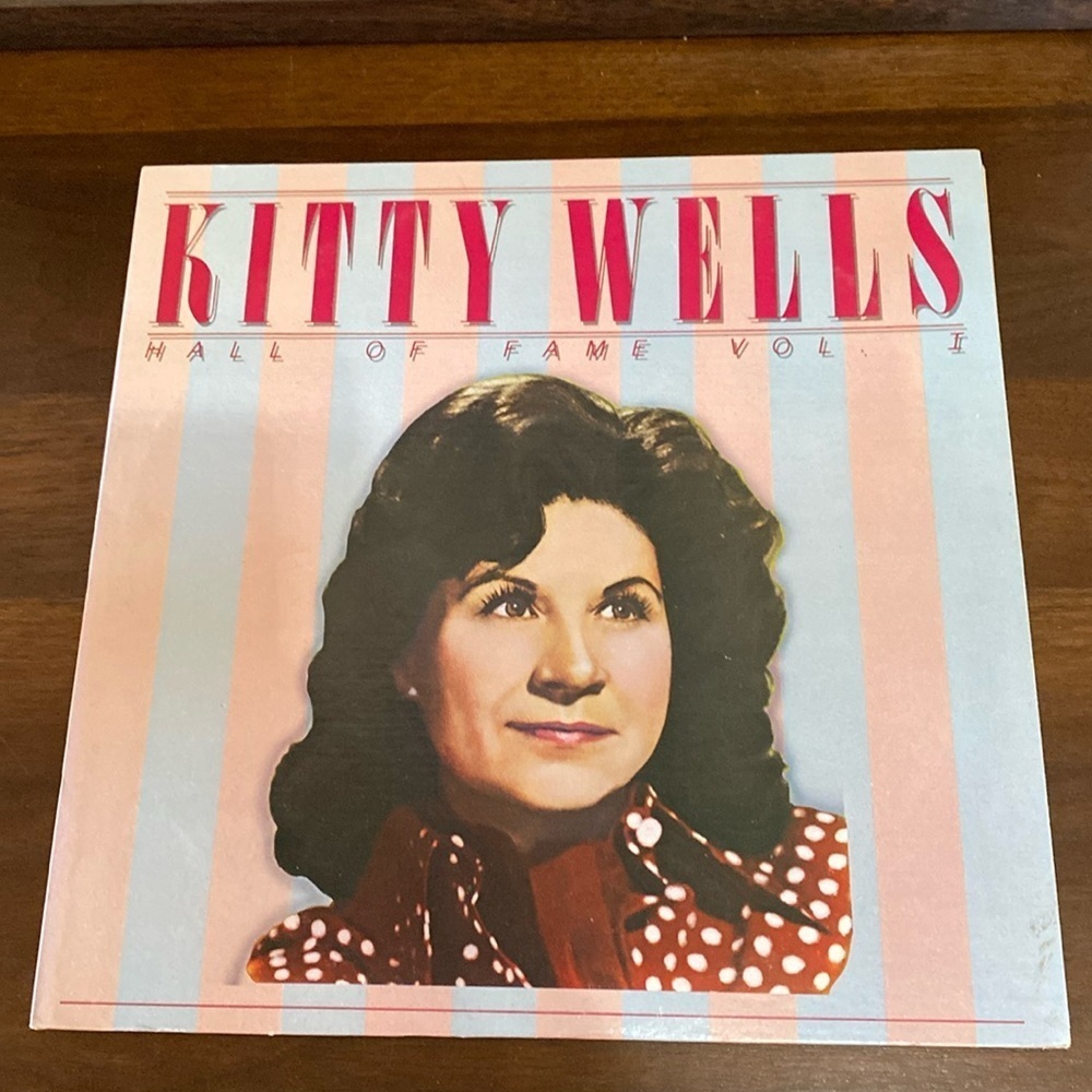KITTY WELLS HALL OF FAME VOL 1 LP COVER HAND AUTOGRAPHED - RARE HTF